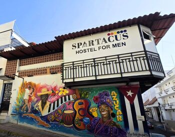 Spartacus Hostel For Men