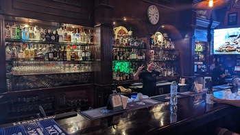 Hennessys Irish Pub